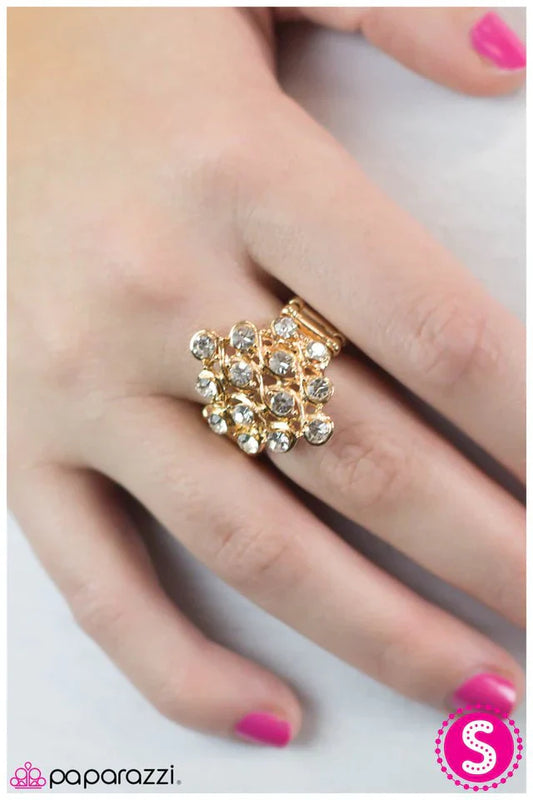 Paparazzi Ring ~ Showstopper - Gold