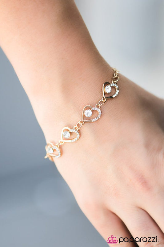 Paparazzi Bracelet ~ The Song Of The Heart - Gold