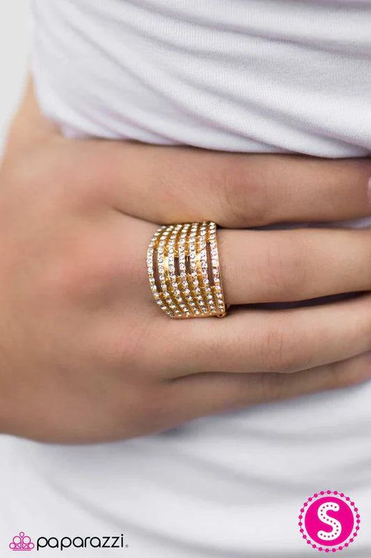 Paparazzi Ring ~ Its The GLITTER Things That Count - Gold