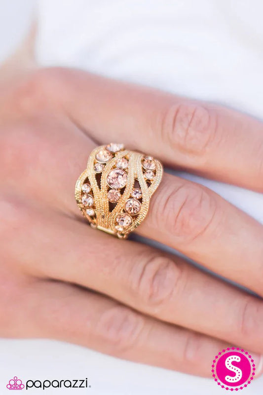 Paparazzi Ring ~ The Queen Has Arrived - Gold