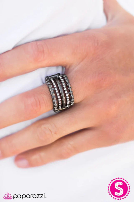 Paparazzi Ring ~ Row After Row - Black
