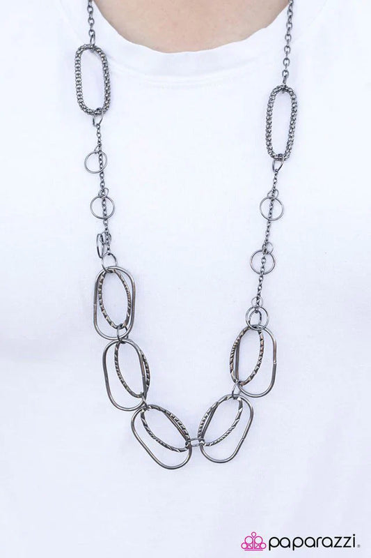 Paparazzi Necklace ~ Ready For The Weekend - Black