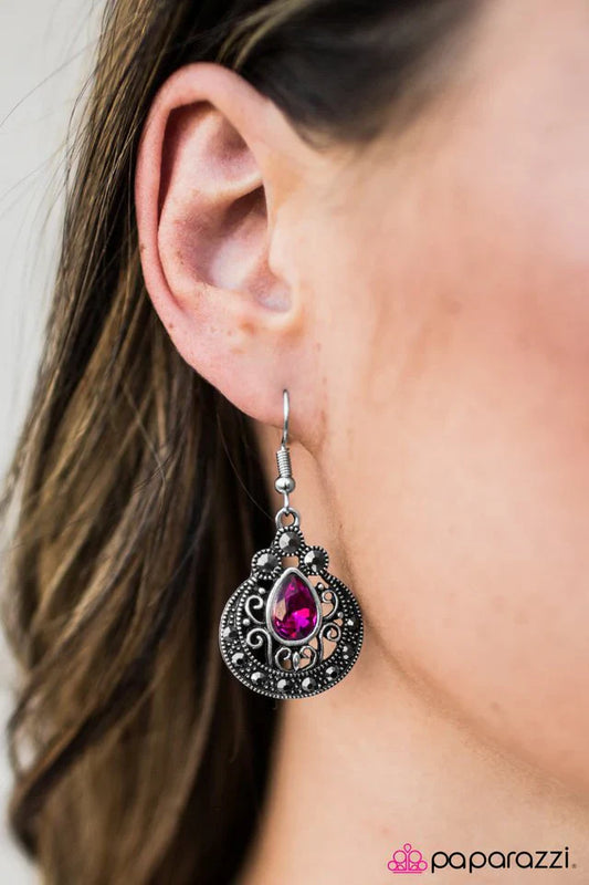 Paparazzi Earring ~ Jewel Thief - Pink