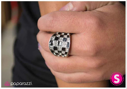 Paparazzi Ring ~ Its Hip to Be Square - Black