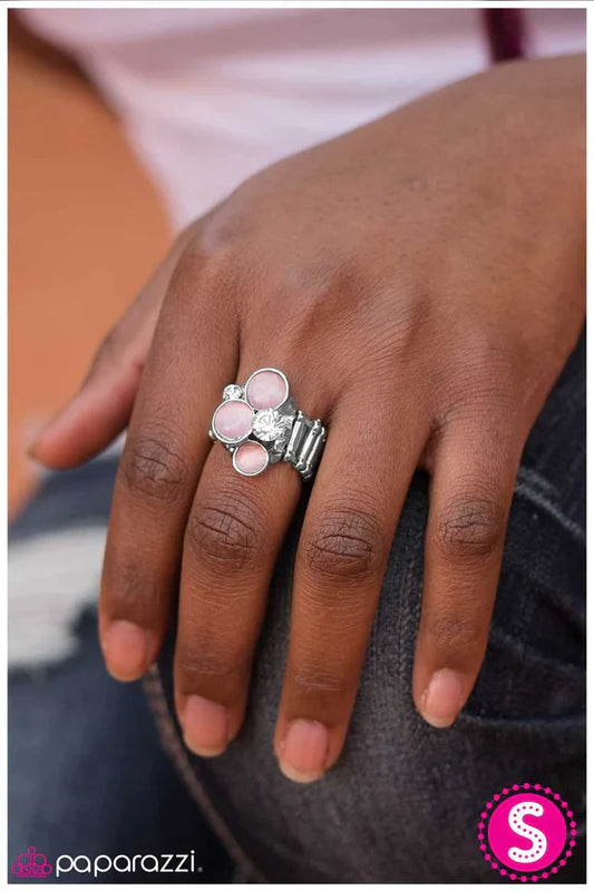 Paparazzi Ring ~ All Eyes On Me - Pink