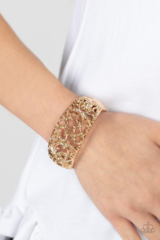 Courtyard Couture - Gold - Paparazzi Bracelet Image