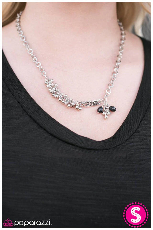 Paparazzi Necklace ~ Dressed To The Nines - Black