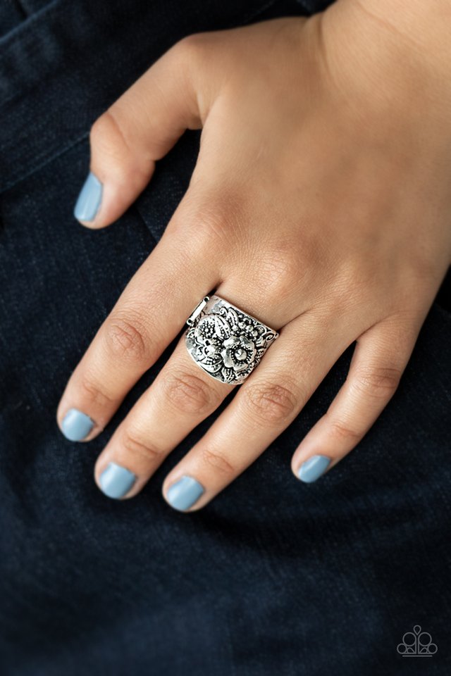 Tropical Bloom - Silver - Paparazzi Ring Image