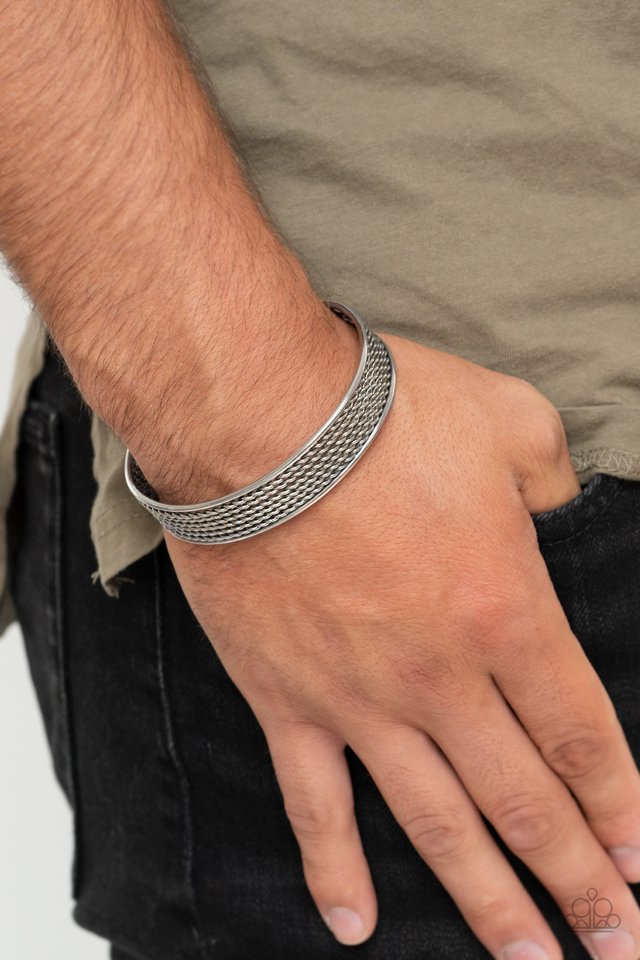 Risk-Taking Texture - Silver - Paparazzi Bracelet Image