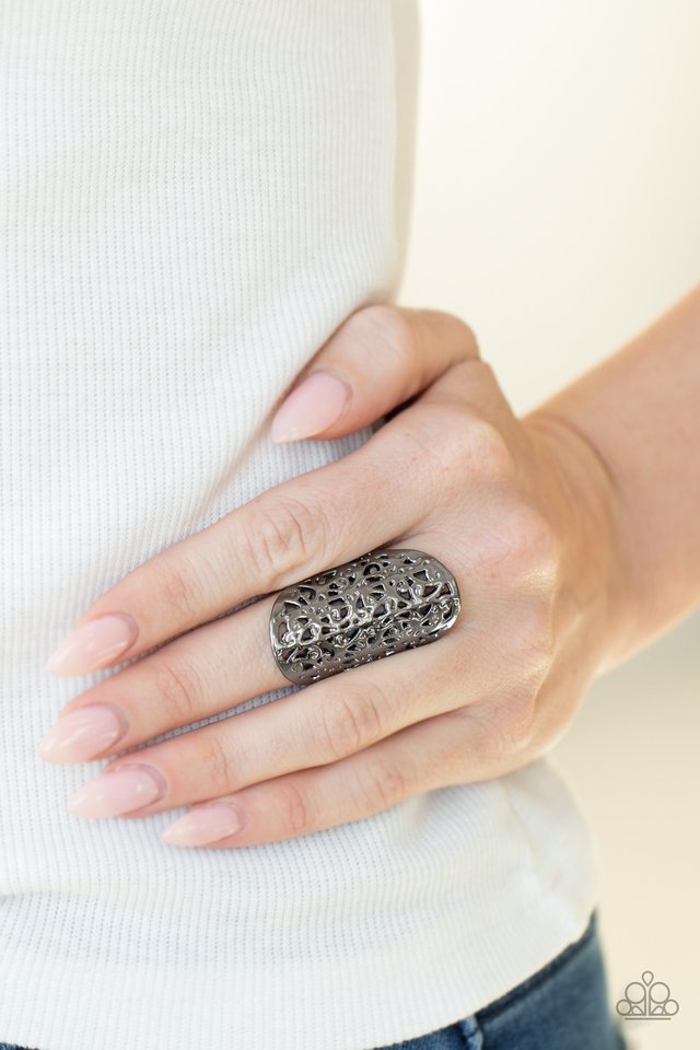 Full Out Frill - Black - Paparazzi Ring Image