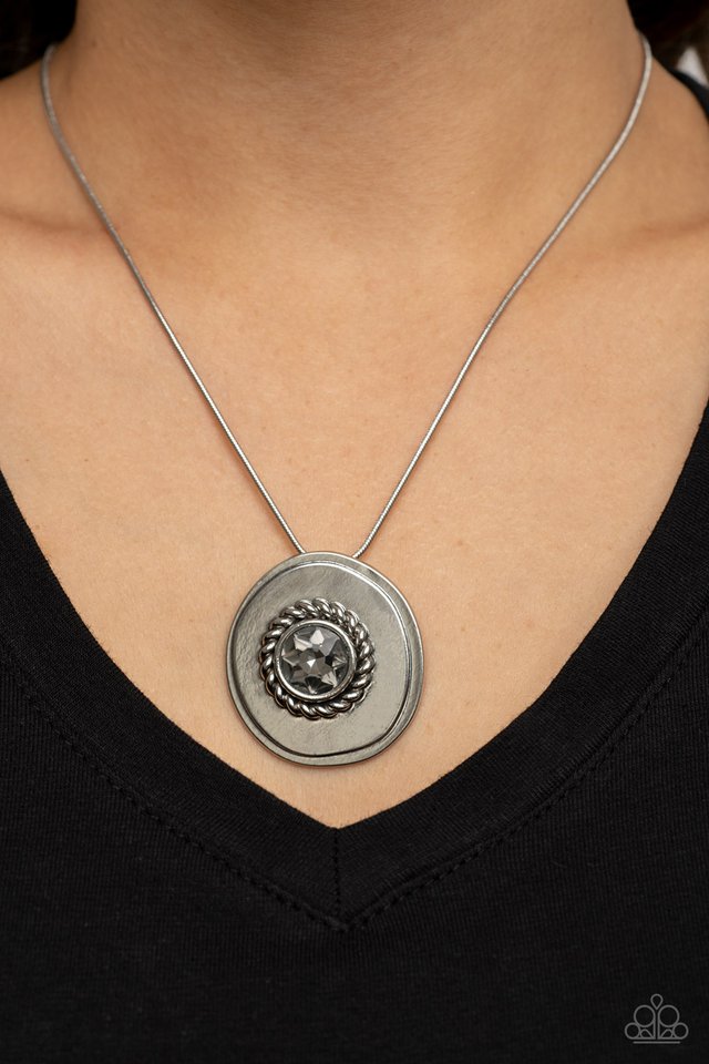 ​Make Me a MEDALLION-aire - Silver - Paparazzi Necklace Image