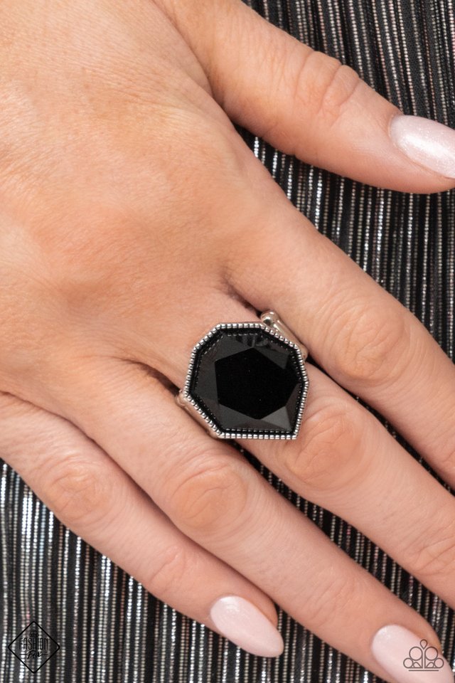 Dynamically Defaced - Black - Paparazzi Ring Image