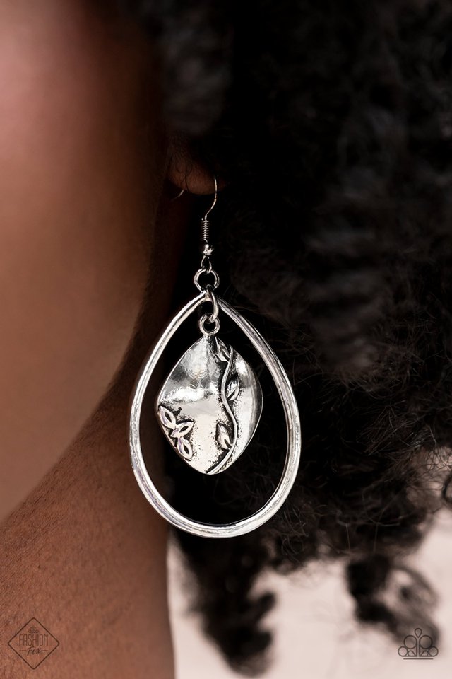 Artisan Refuge - Silver - Paparazzi Earring Image